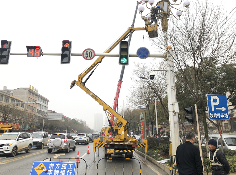交通信号灯维修